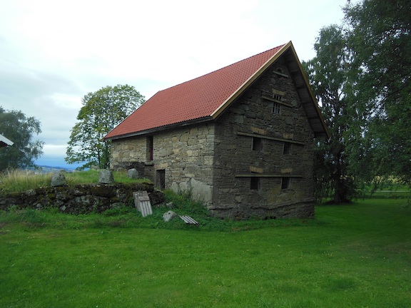 Hverven old barn