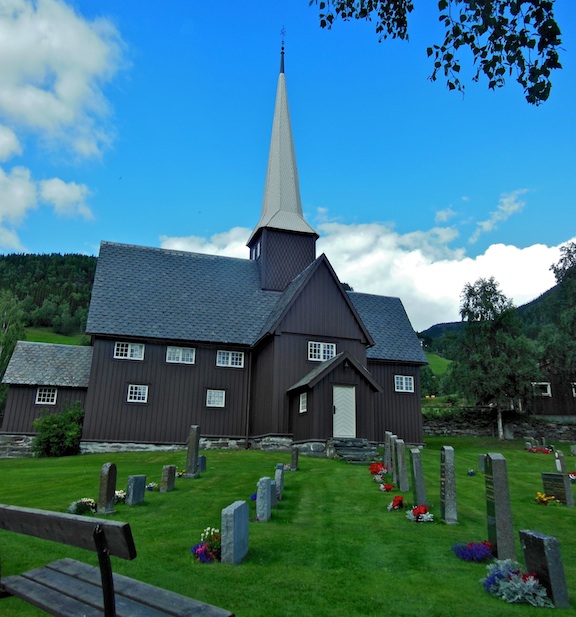 Favang Kirke, Oppland